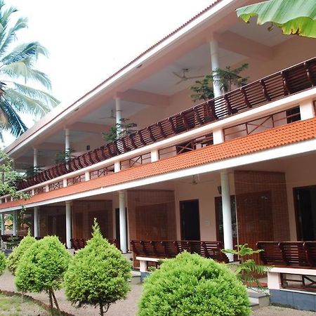 Hotel CocoBeach Kovalam Exterior foto